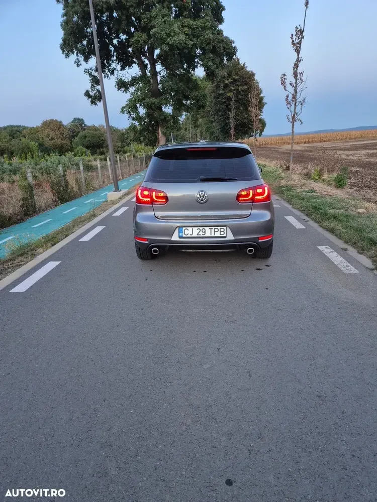 Volkswagen Golf 2.0 TDI Highline — imagine 4