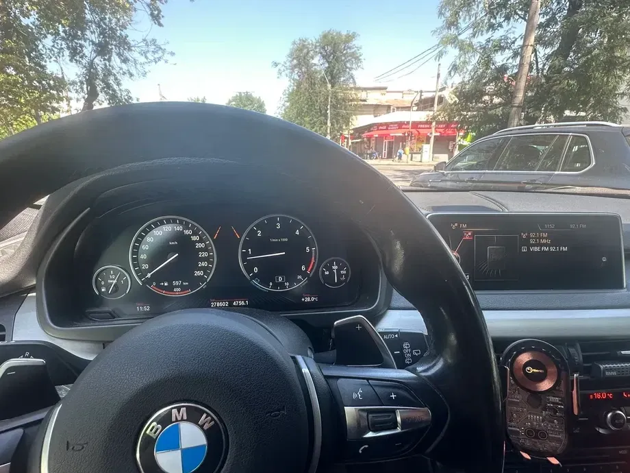 BMW X5 xDrive40d — imagine 8