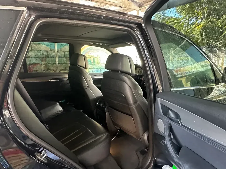 BMW X5 xDrive40d — imagine 5