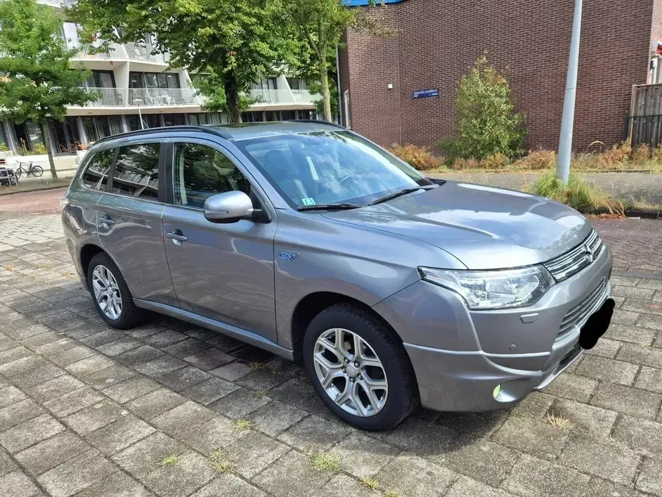 Mitsubishi Outlander III — imagine 2
