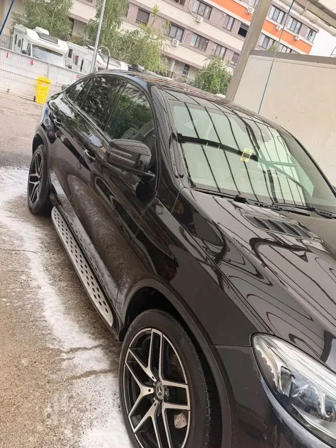 Mercedes-Benz GLE Coupe 350 d 4MATIC — imagine 4