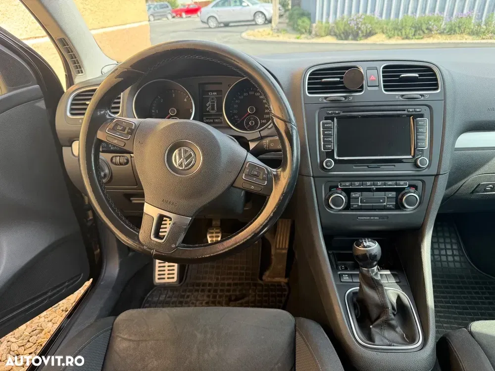 Volkswagen Golf 2.0 TDI Highline — imagine 3