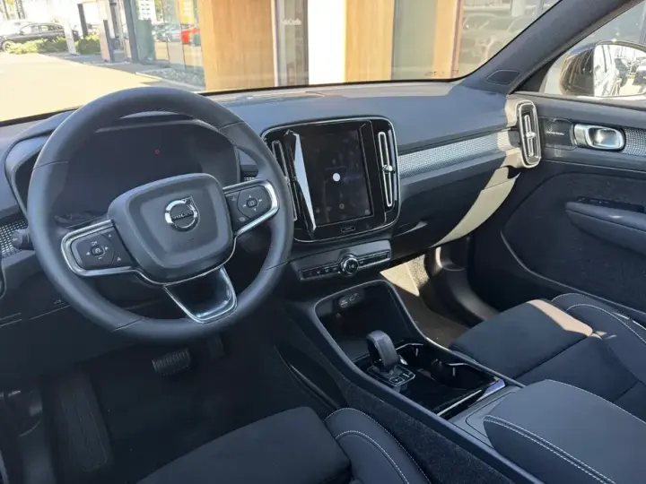 Volvo XC 40 Recharge Single Motor Extended Range RWD Plus