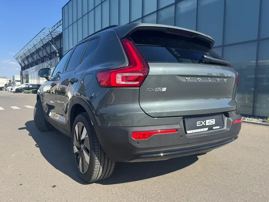 Volvo XC 40 Recharge Single Motor Extended Range RWD Plus — imagine 5