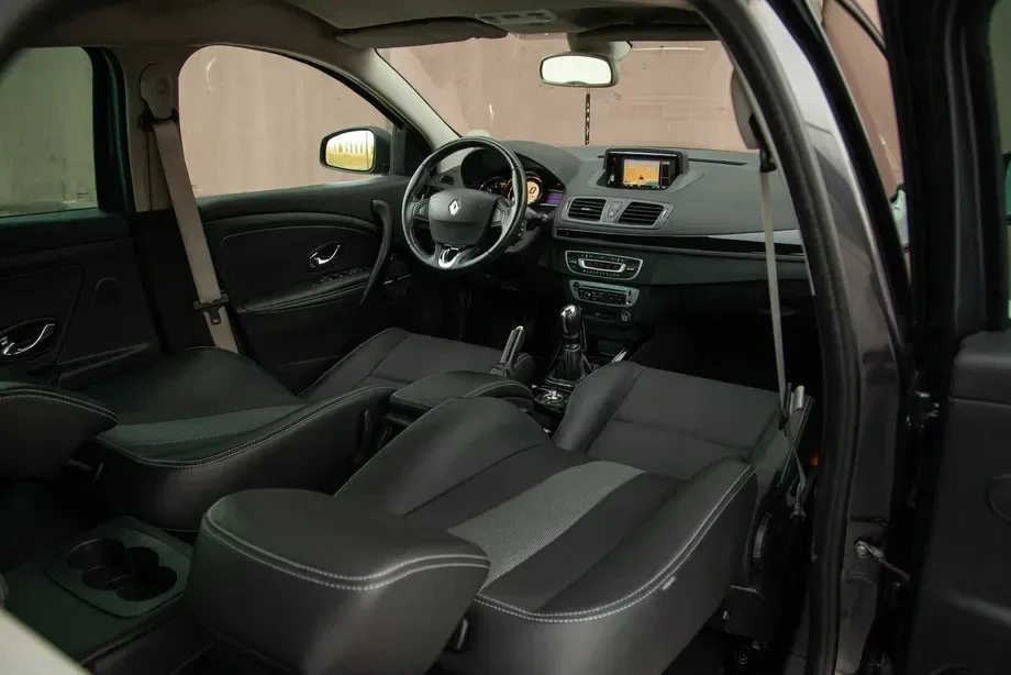 Renault Mégane III ENERGY dCi 130 Start & Stop Bose Edition — imagine 7