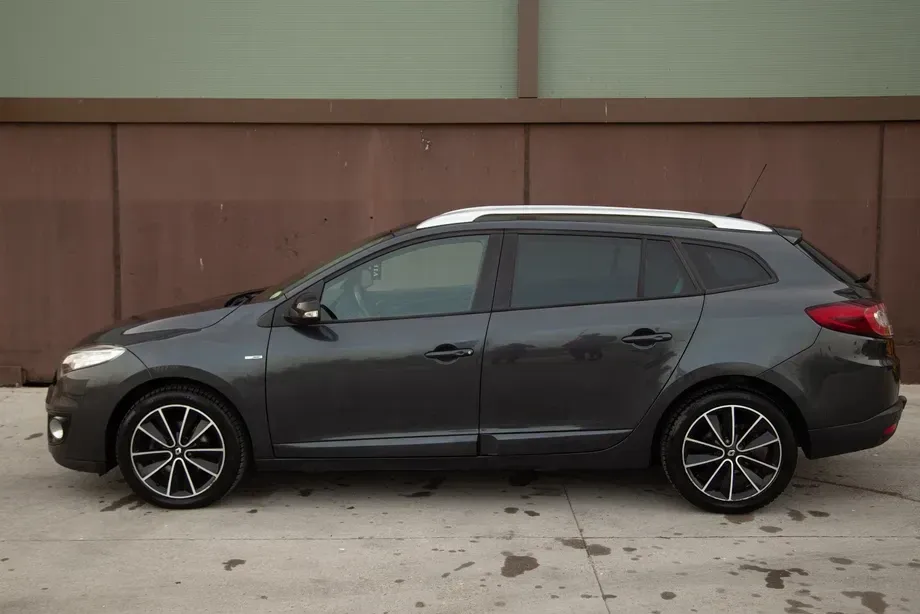 Renault Mégane III ENERGY dCi 130 Start & Stop Bose Edition — imagine 8
