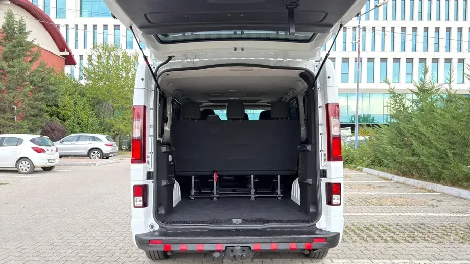 Renault Trafic — imagine 8