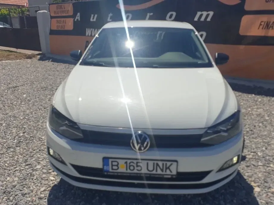 Volkswagen Polo 1.0 Trendline — imagine 2