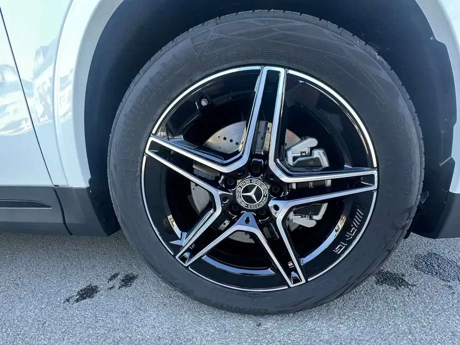 Mercedes-Benz GLA 220 4MATIC MHEV — imagine 9