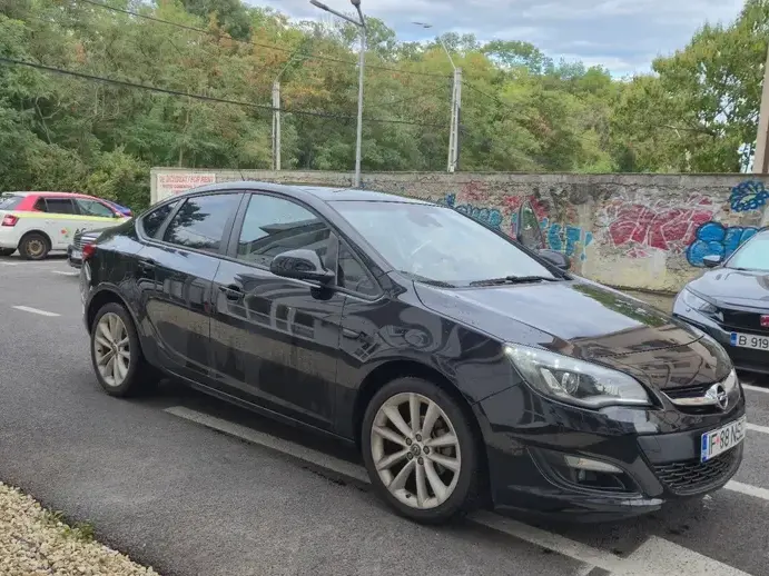 Opel Astra J