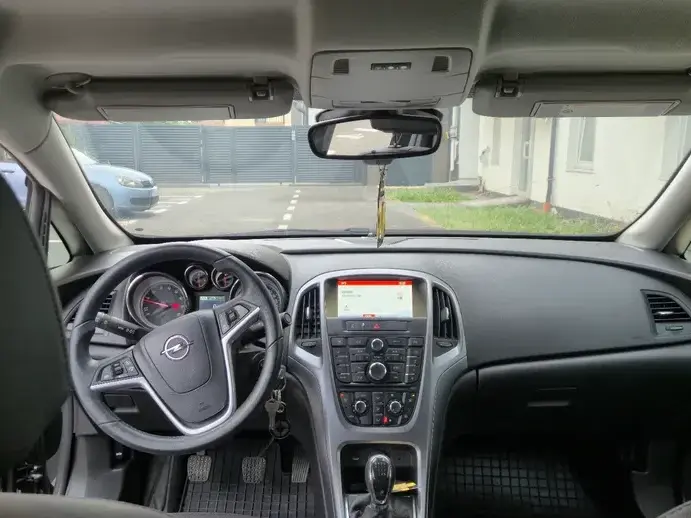 Opel Astra J