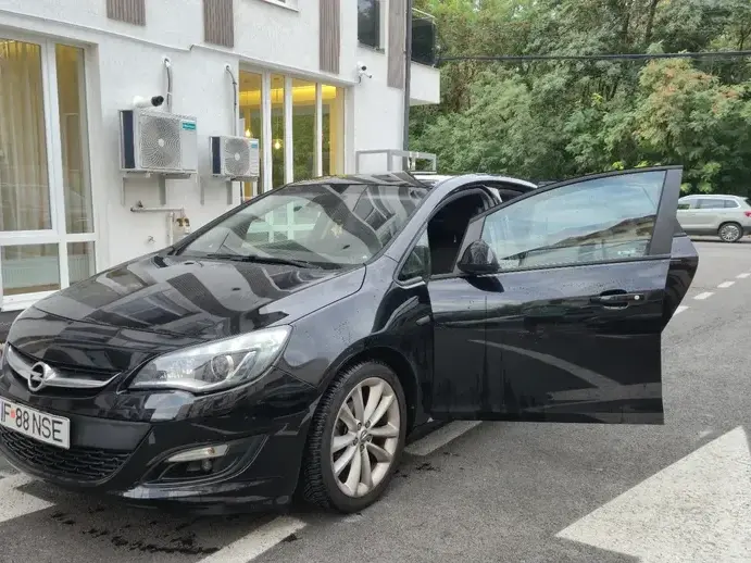 Opel Astra J
