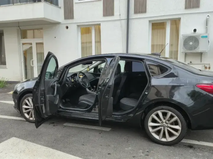 Opel Astra J