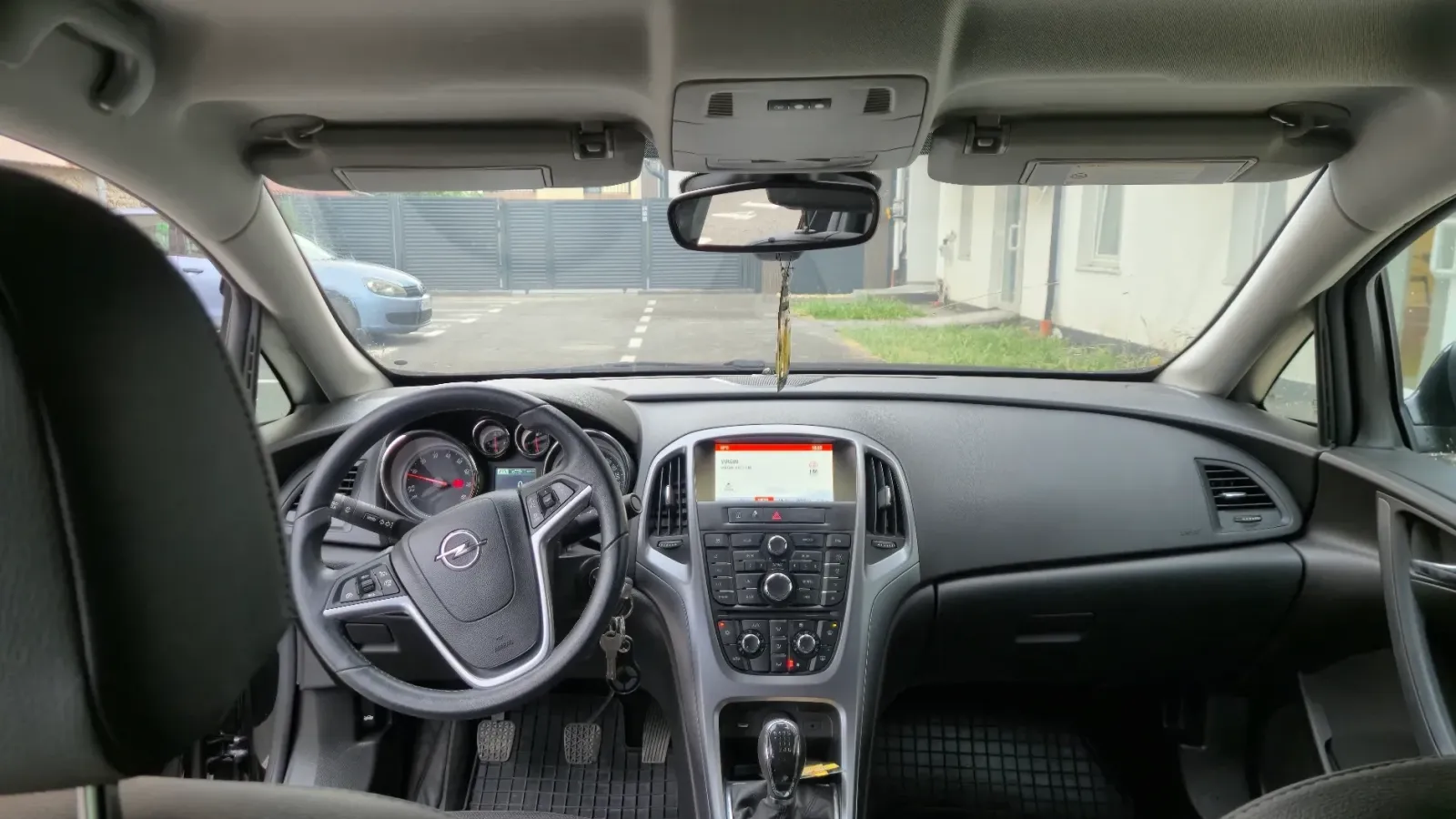 Opel Astra J — imagine 10