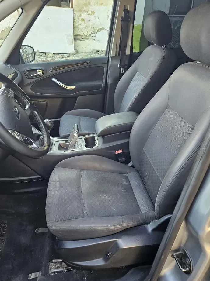 Ford Galaxy II 2.0 TDCi DPF Ghia — imagine 9