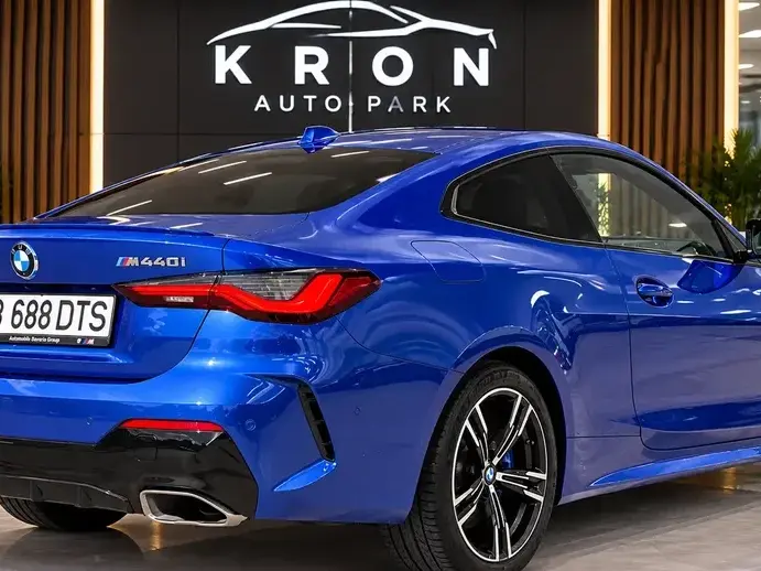 BMW M4 M440i xDrive AT MHEV