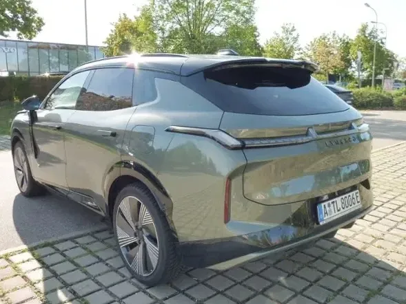 Lynk&Co 08 — imagine 4