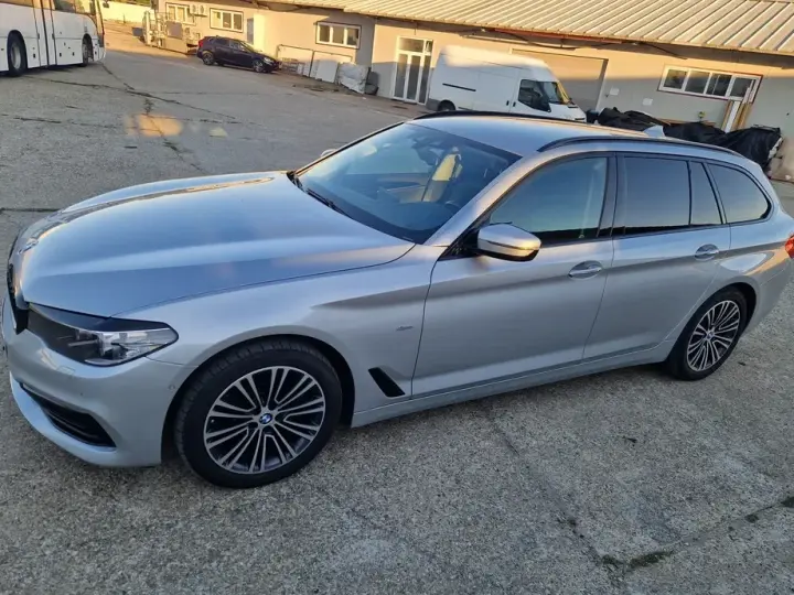 BMW Seria 5 G30/G31 520d xDrive AT