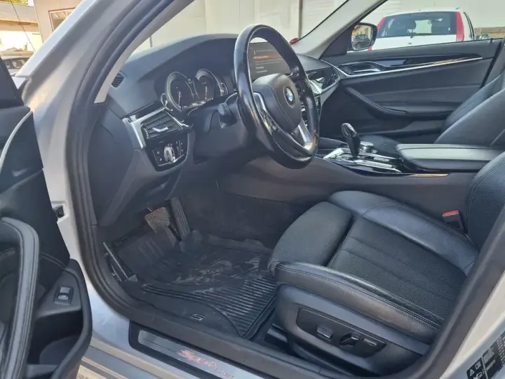BMW Seria 5 G30/G31 520d xDrive AT