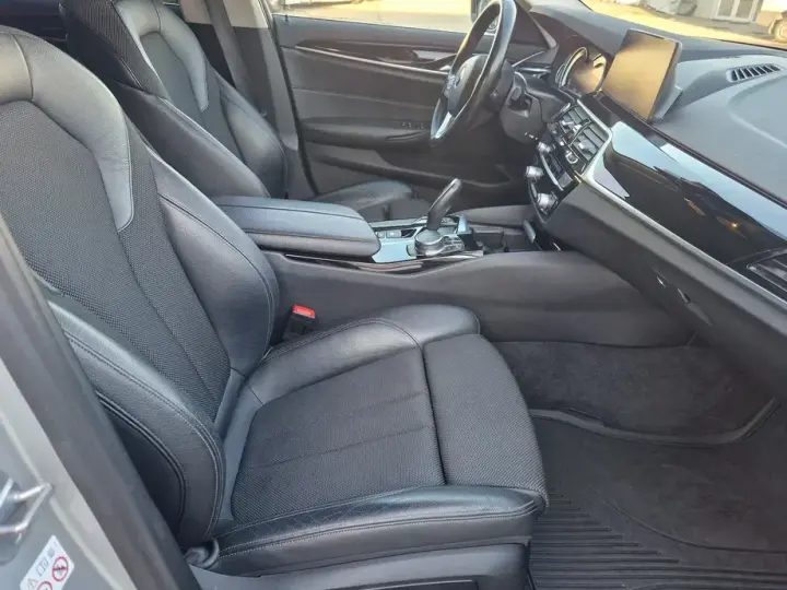BMW Seria 5 G30/G31 520d xDrive AT