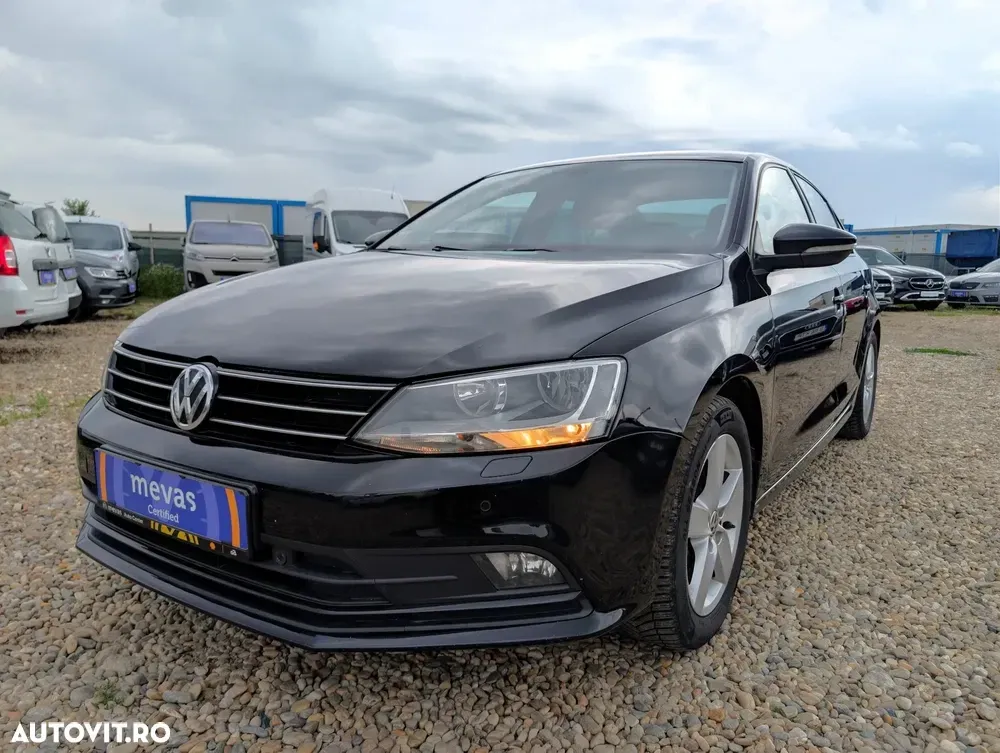 Volkswagen Jetta 2.0 TDI DSG Comfortline — imagine 2