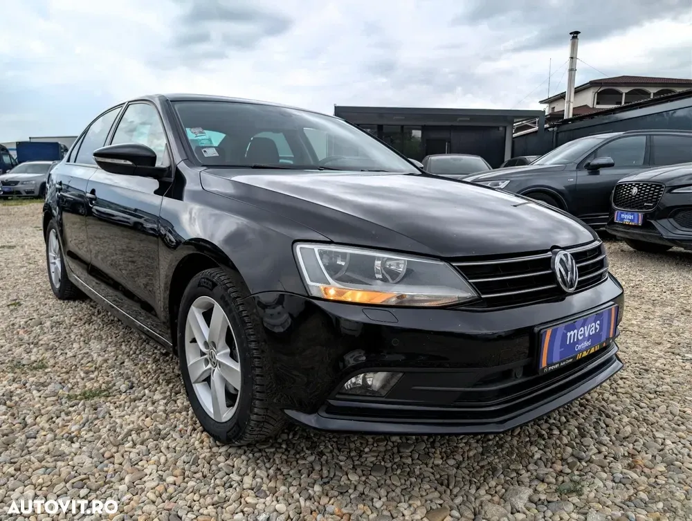 Volkswagen Jetta 2.0 TDI DSG Comfortline — imagine 4