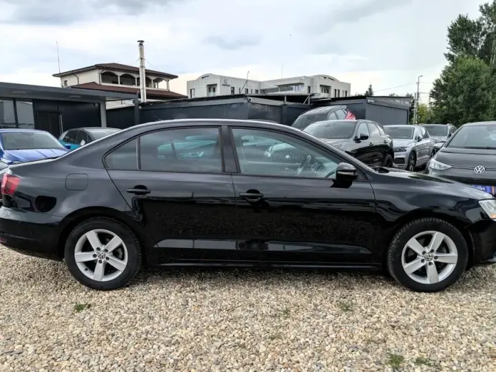 Volkswagen Jetta 2.0 TDI DSG Comfortline