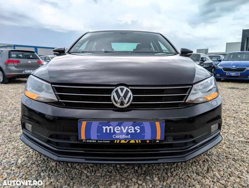 Volkswagen Jetta 2.0 TDI DSG Comfortline — imagine 3