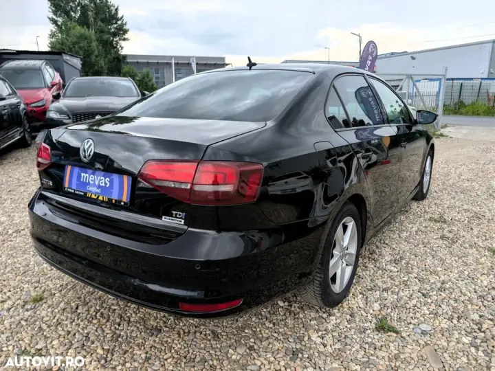 Volkswagen Jetta 2.0 TDI DSG Comfortline