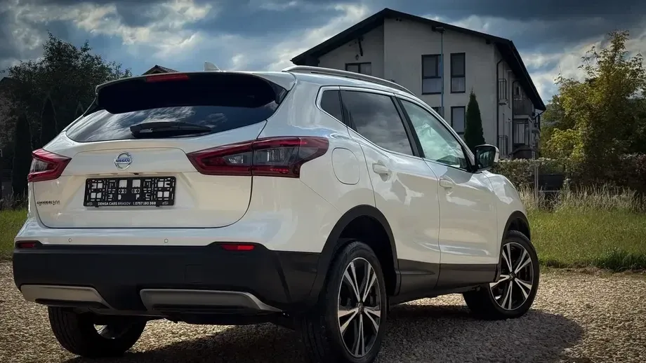 Nissan Qashqai II 1.7 dCi Xtronic ALL-MODE 4x4i TEKNA — imagine 4
