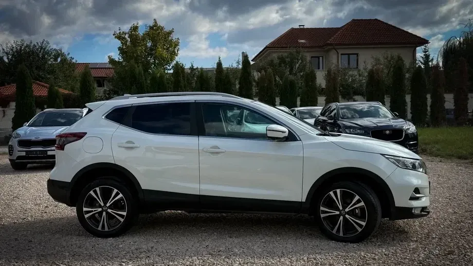 Nissan Qashqai II 1.7 dCi Xtronic ALL-MODE 4x4i TEKNA — imagine 3