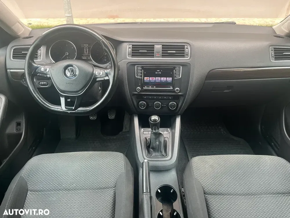 Volkswagen Jetta 2.0 TDI Comfortline — imagine 5