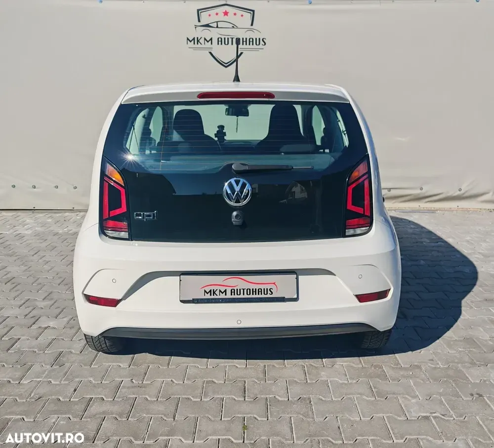 Volkswagen up! 1.0 BMT Move — imagine 4