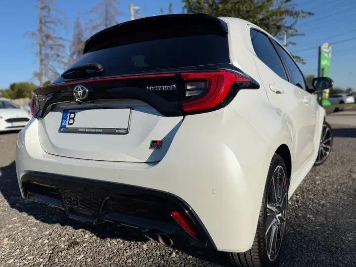 Toyota Yaris 1.5 130 CP HEV Premiere Edition