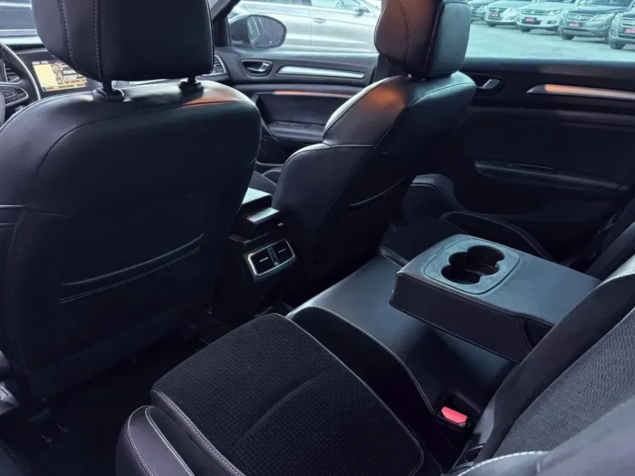 Renault Mégane TCe 140 EDC GPF Intens — imagine 9
