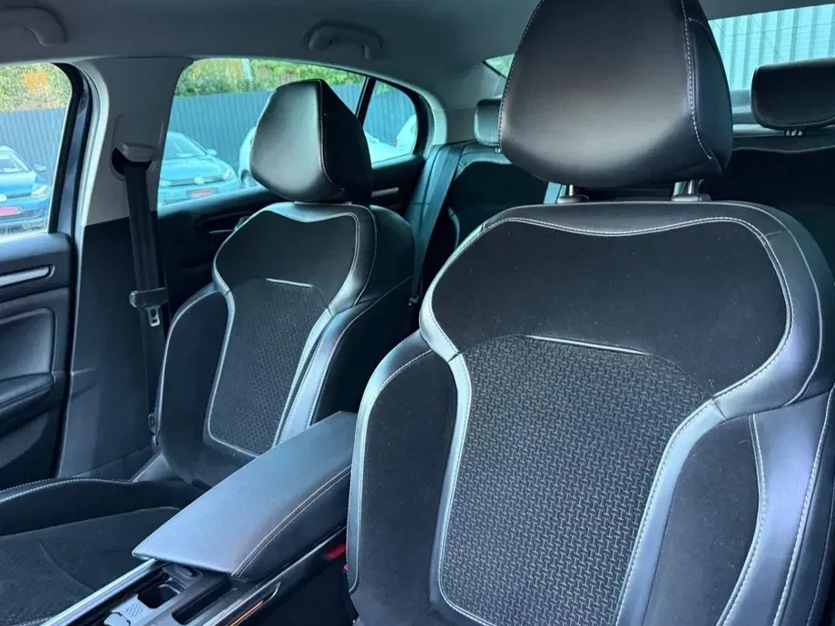 Renault Mégane TCe 140 EDC GPF Intens — imagine 7