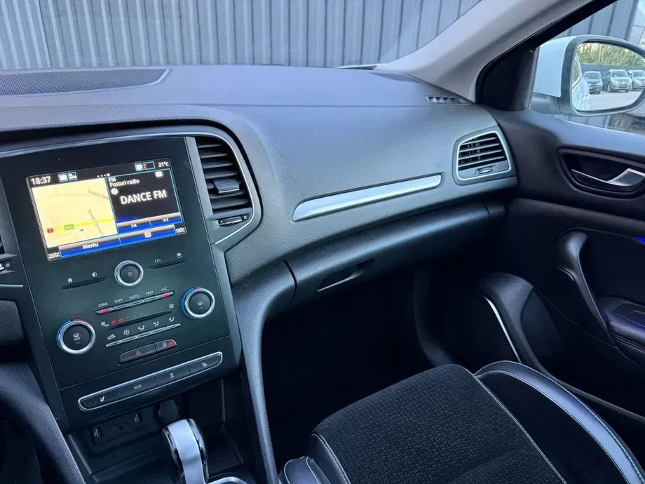 Renault Mégane TCe 140 EDC GPF Intens — imagine 8