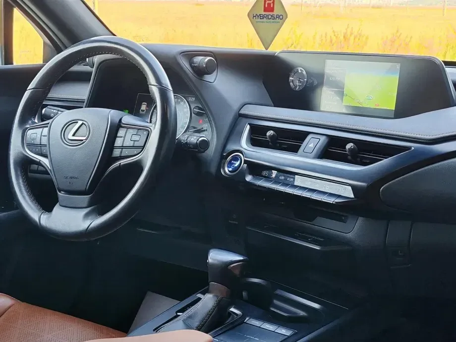 Lexus UX 250h Executive Line — imagine 2