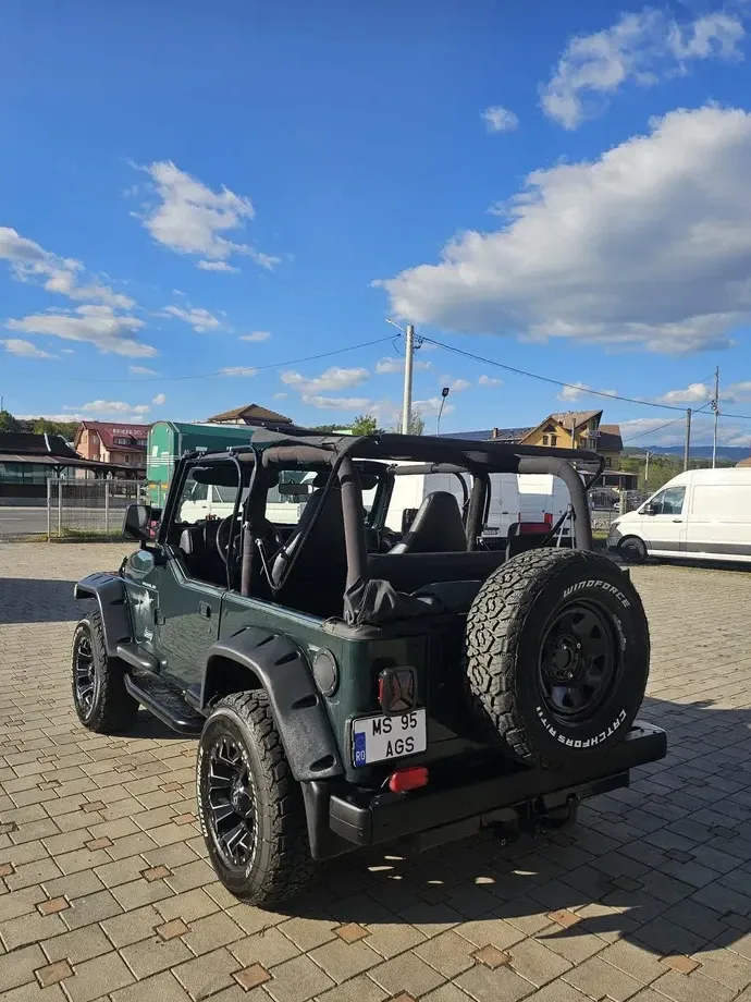 Jeep Wrangler 2.4 Sport — imagine 10