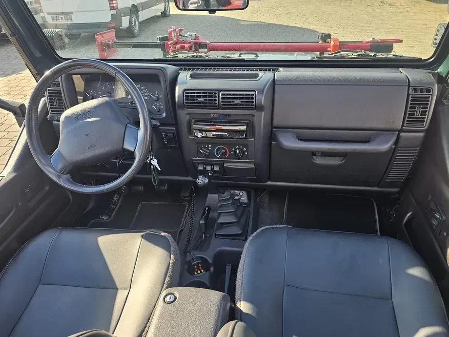 Jeep Wrangler 2.4 Sport — imagine 8