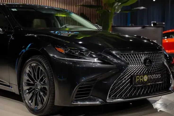 Lexus LS V — imagine 10