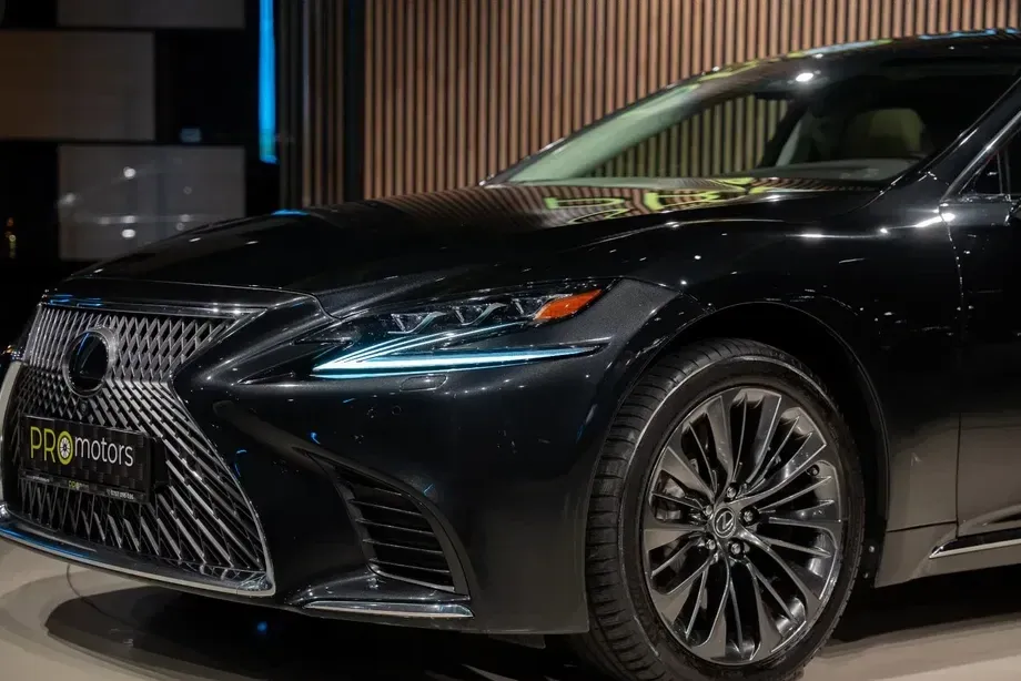 Lexus LS V — imagine 2