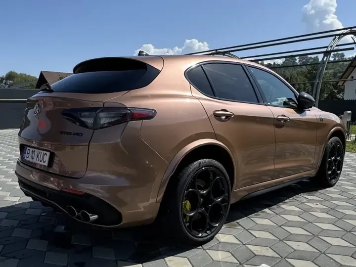 Alfa Romeo Stelvio 2.9 V6 Turbo AWD AT8 Quadrifoglio