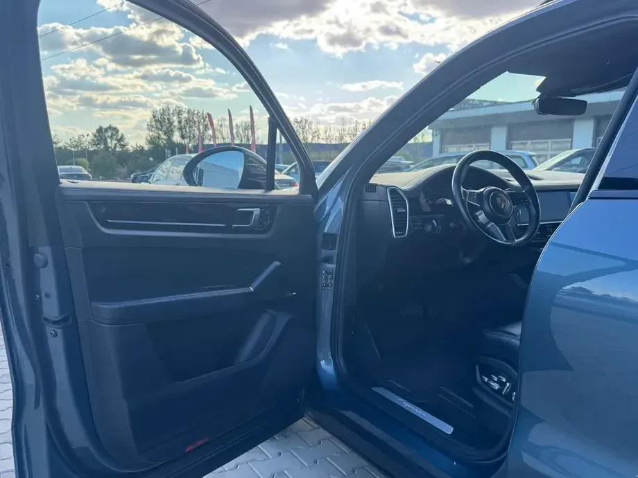 Porsche Cayenne — imagine 9