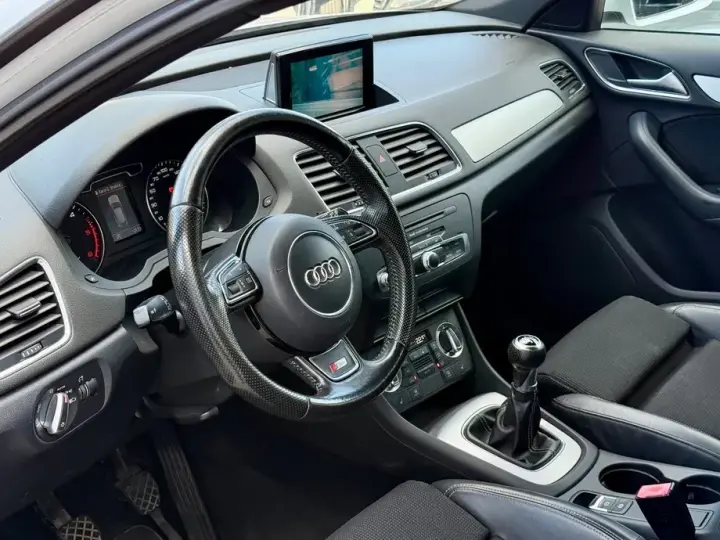 Audi Q3 8U