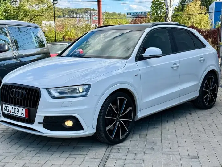 Audi Q3 8U