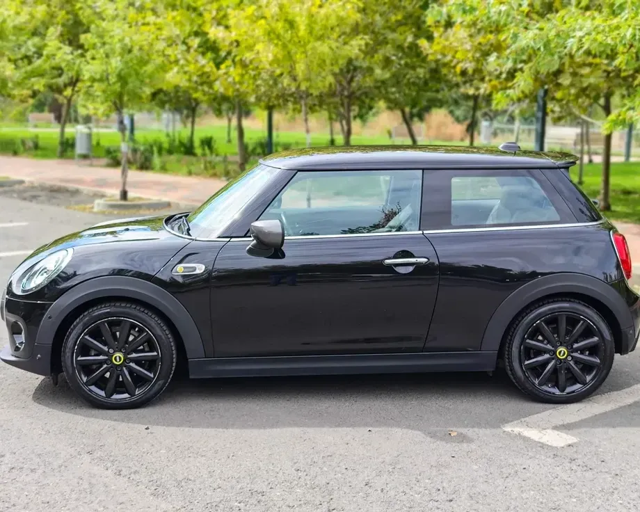 MINI Cooper SE Standard — imagine 4