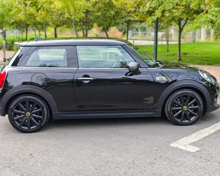 MINI Cooper SE Standard — imagine 9