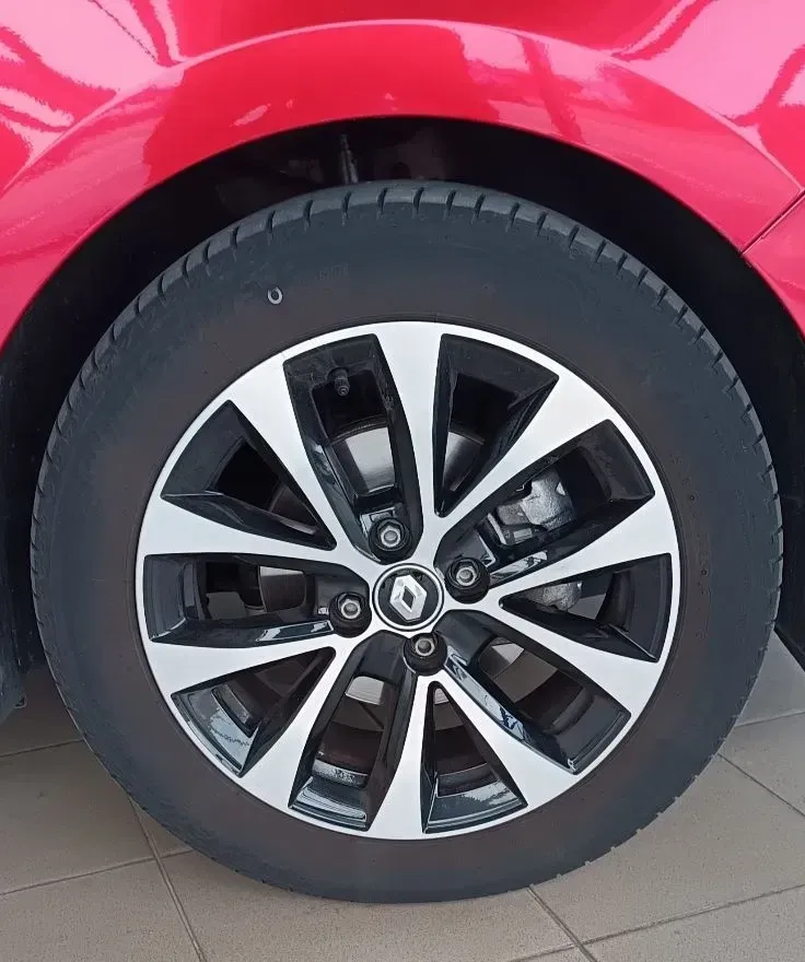 Renault Clio — imagine 8