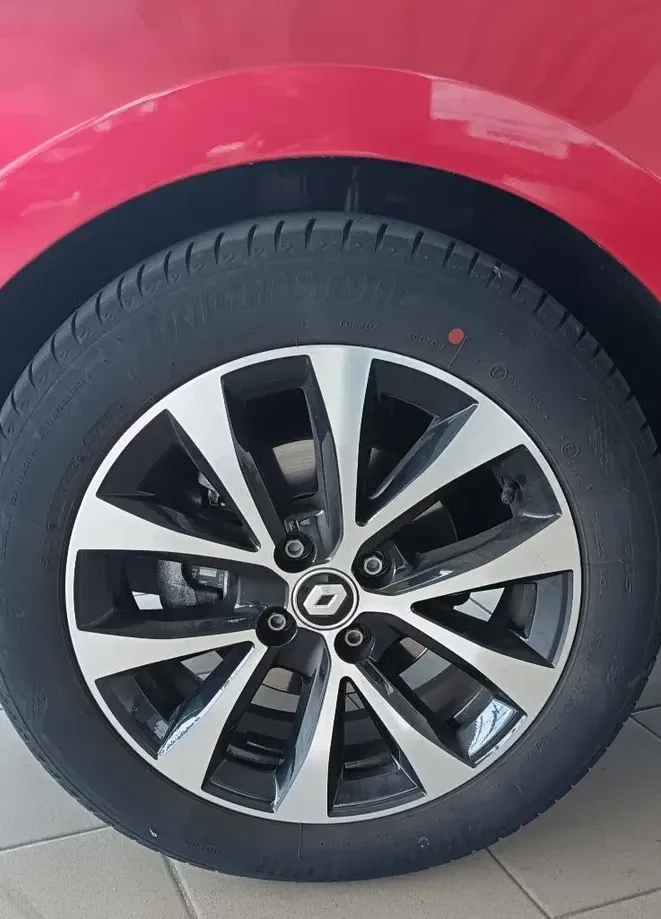 Renault Clio — imagine 5